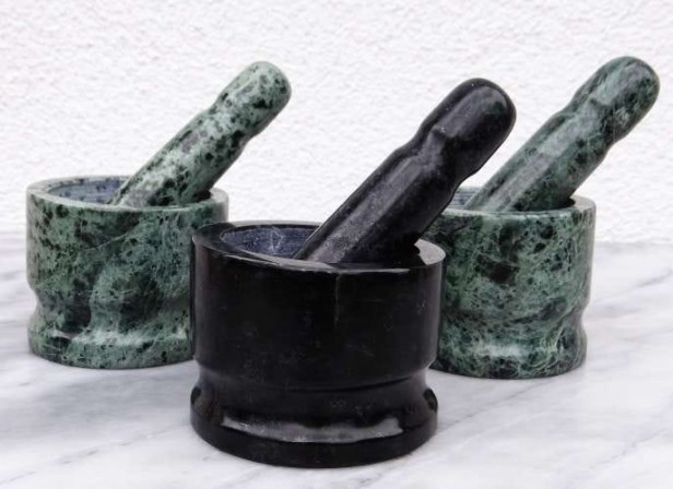 serpentynit antygorytowy moździerz kuchenny kamienny.jpg