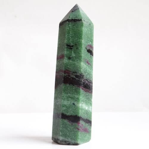 zoisyt rubin obelisk.jpg