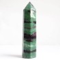 zoisyt z rubinem obelisk.jpg