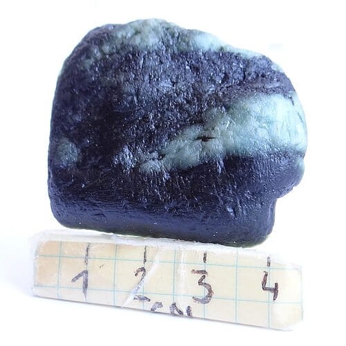 naturalny szmaragd w biotycie.jpg
