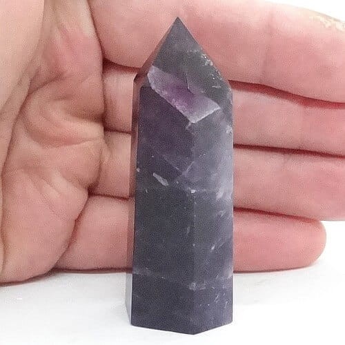 naturalny ametyst, oszlifowany kryształ.jpg