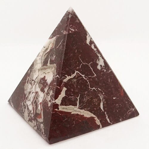 piramida z kamienia cherry.jpg