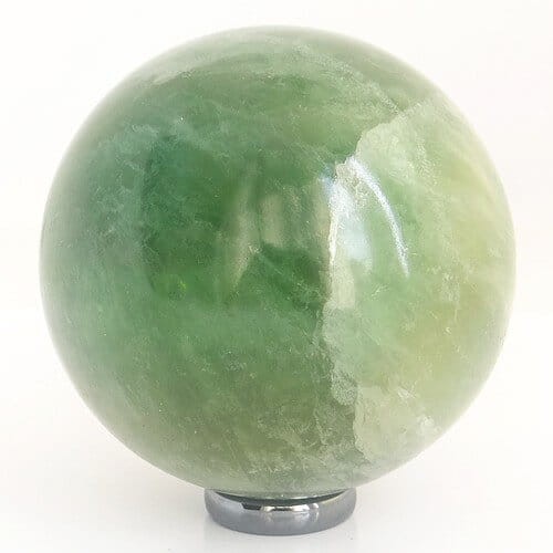 kula z kamienia fluoryt.jpg