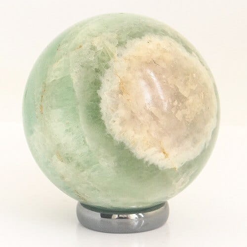 kula z kamienia fluoryt.jpg