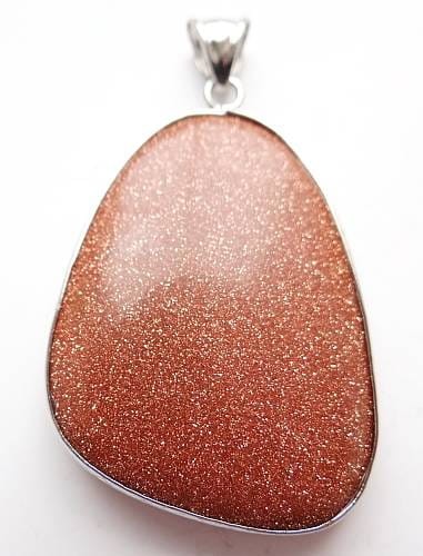 piasek pustyni wisior.jpg