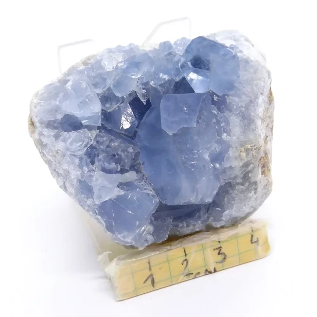 celestyn naturalny minerał.webp