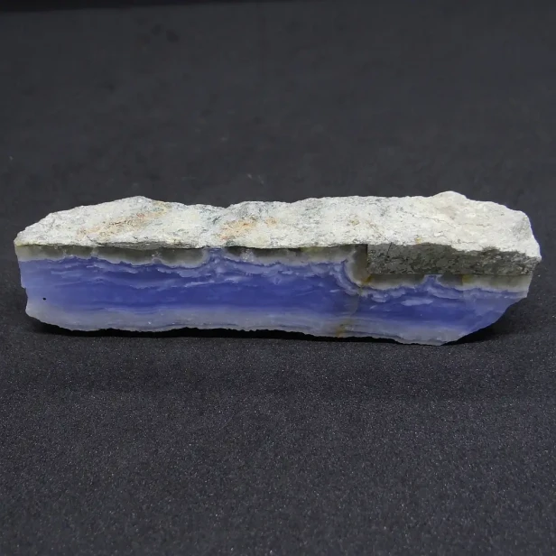 duży chalcedon niebieski (błękitny).webp