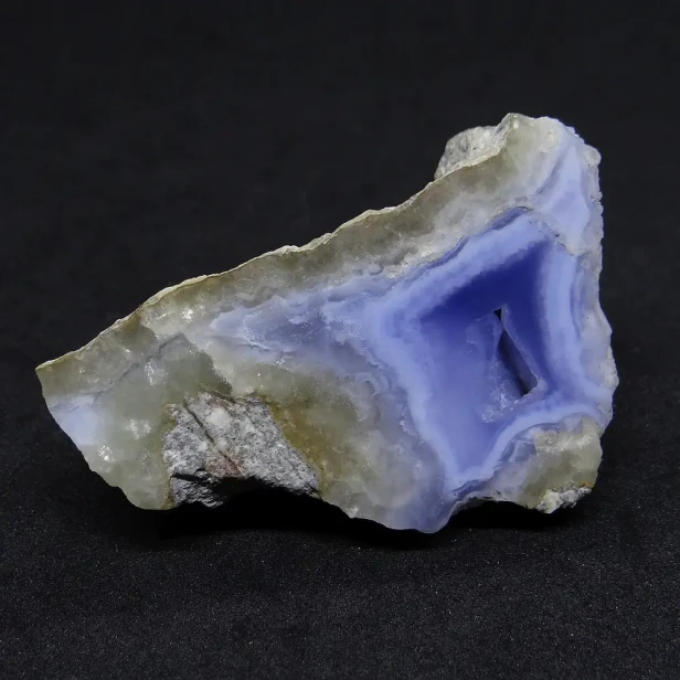 chalcedon niebieski (błękitny) agat z Malawi.webp