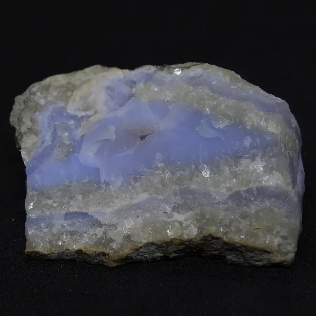 chalcedon niebieski surowy kawałek.webp