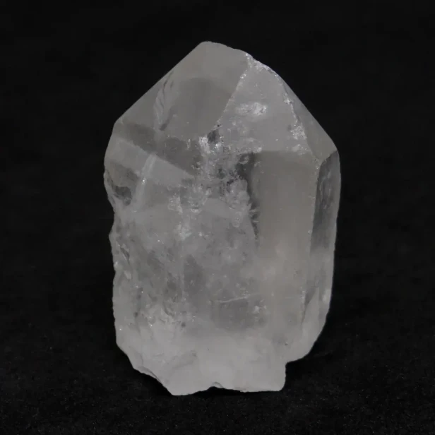 naturalny kryształ górski.webp