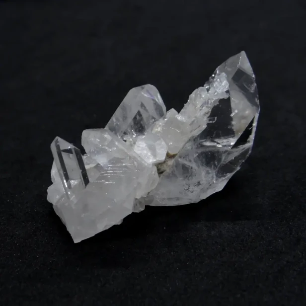 naturalny kryształ górski.webp