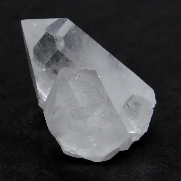 naturalny kryształ górski.webp