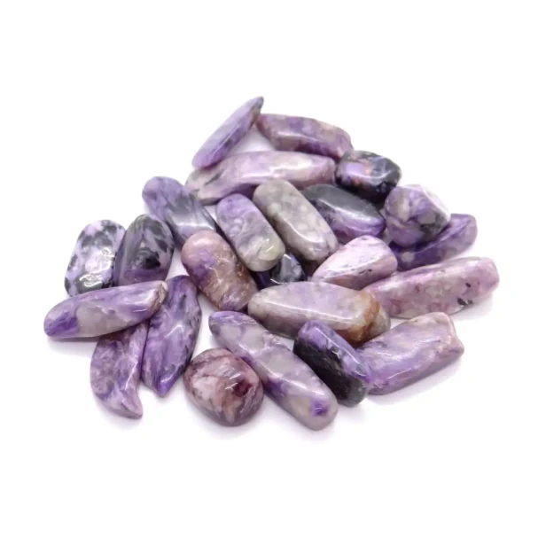 naturalny oszlifowany czaroit.webp