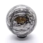 kula z kamienia gnejs.webp
