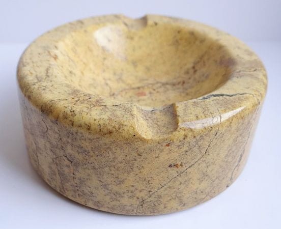 popielniczka z marmuru.jpg